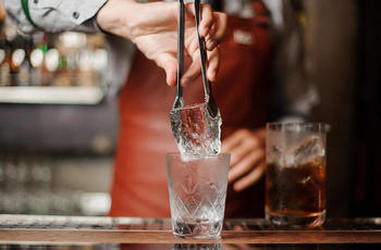 clear-ice-bartender_0